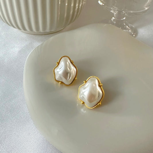 Louise Pearl Earrings