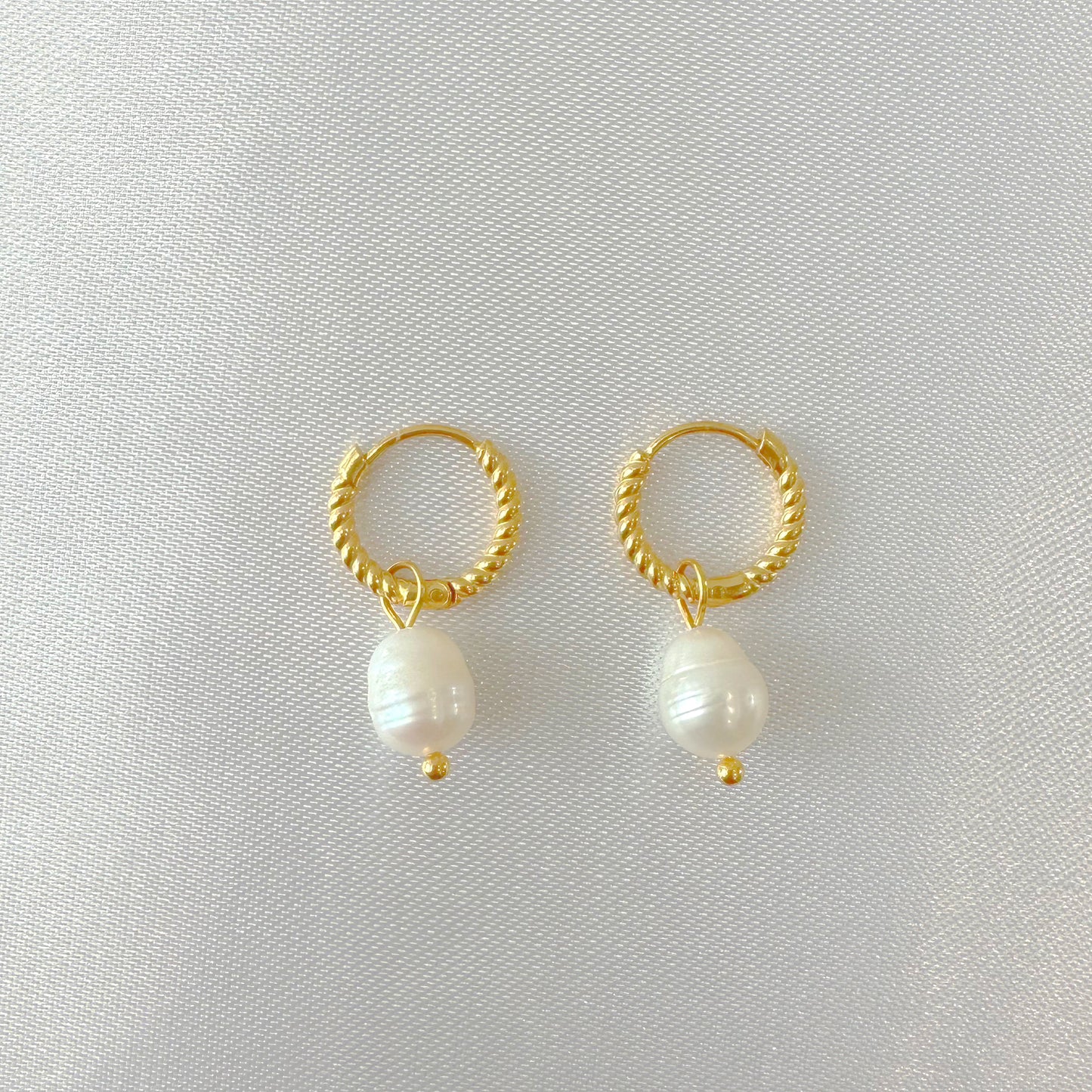 Drop Pearl Earrings