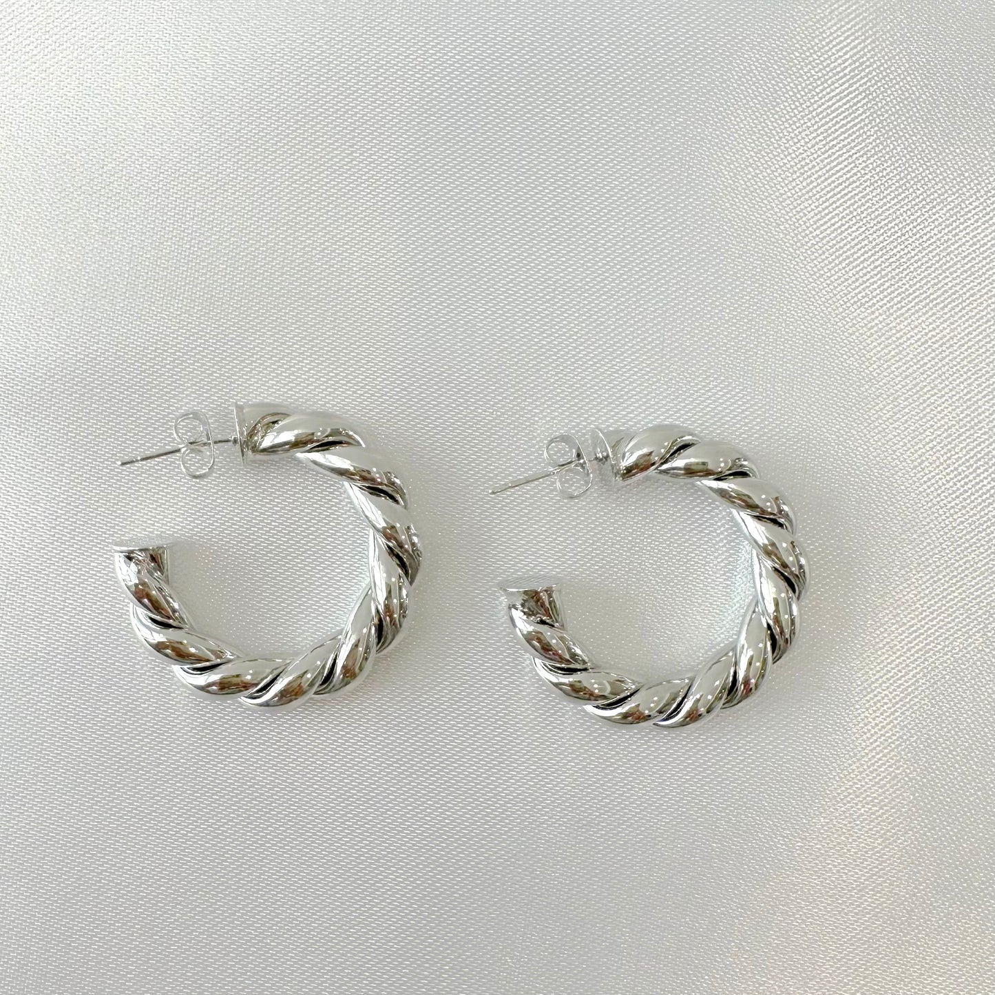 Maven Twisted Hoops
