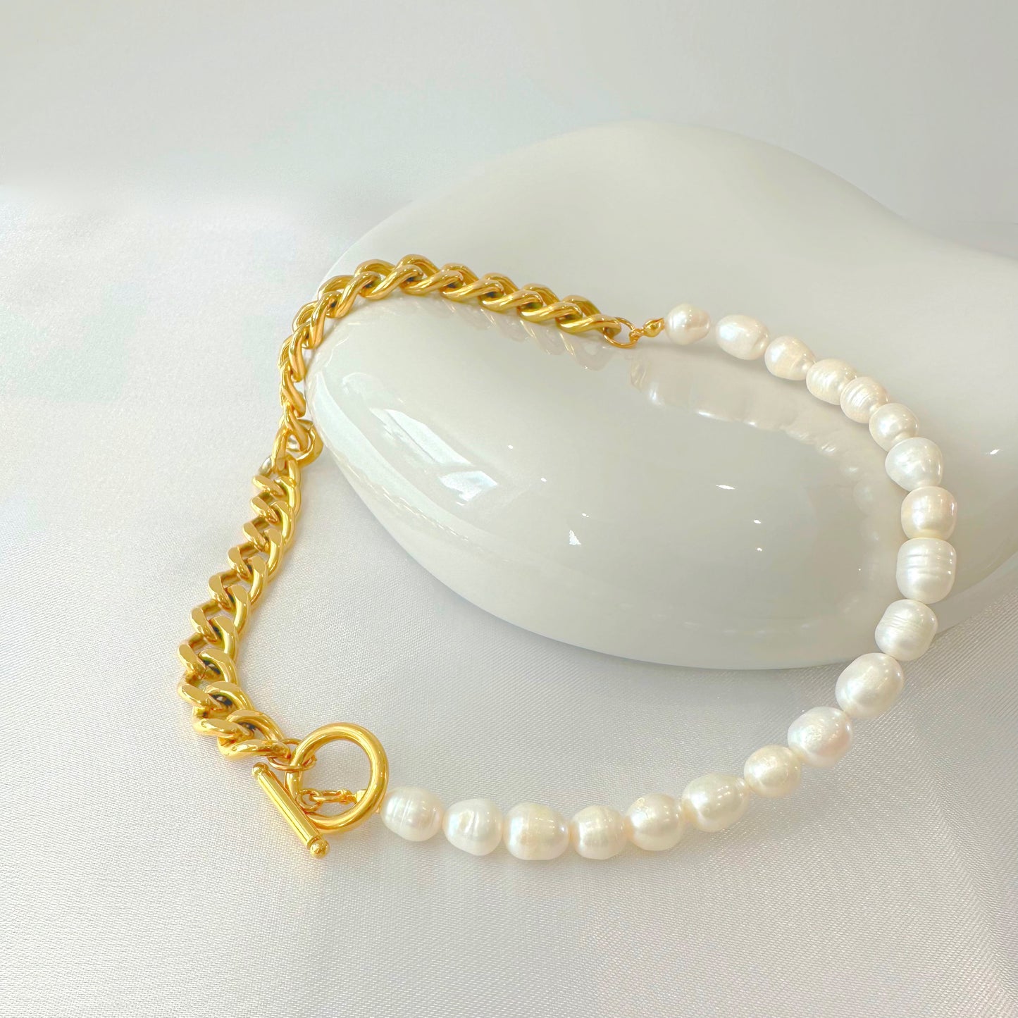 Monroe Pearl Necklace